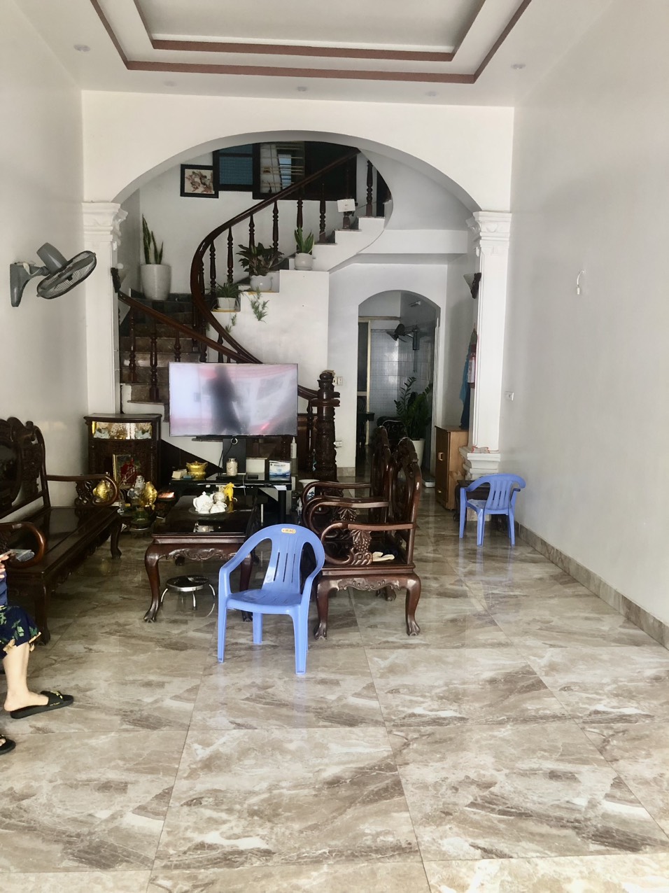 Bán nhà mặt đường Cát Bi vị trí đắc địa, diện tích 60m 3.5 tầng GIÁ 10 tỉ