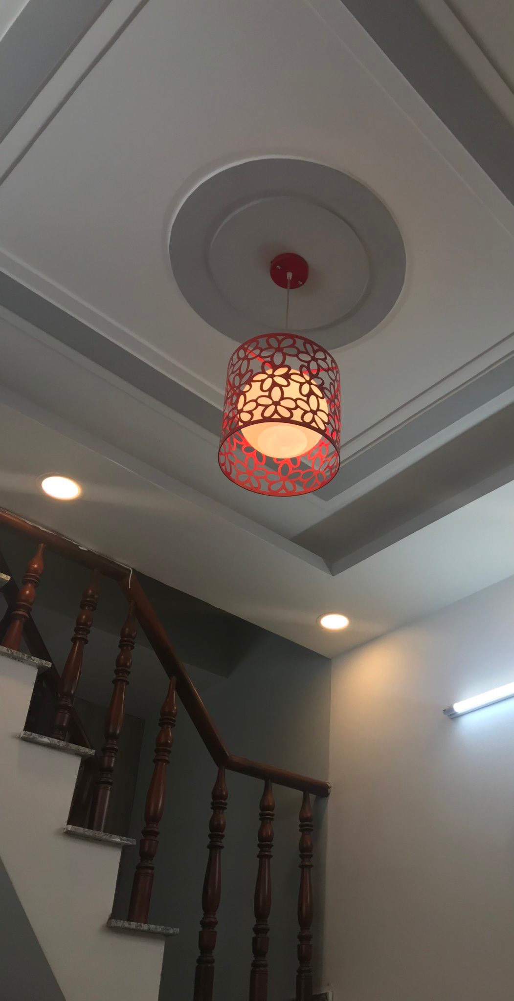 Cho thuê nhà hẻm 710 huỳnh Tấn Phát p Tân Phú Q7.DT:32m2 trệt 2 lầu 2pn 1wc 1pk.Giá:8tr.