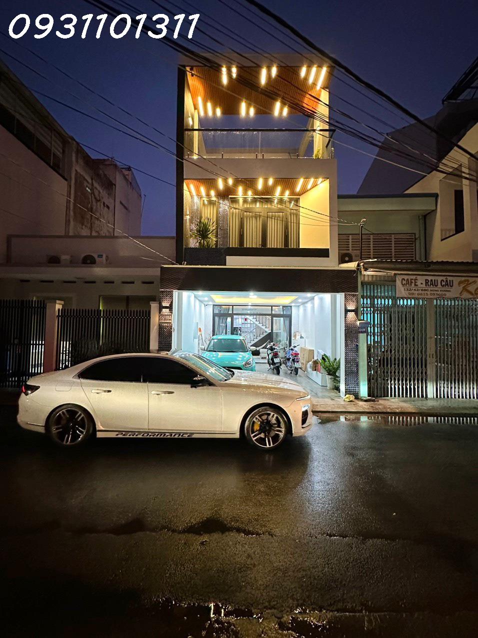 Bán nhà 2 lầu lộ ô tô hẻm 54 Hùng Vương , phường Thới Bình . Nhà dọn vào ở ngay