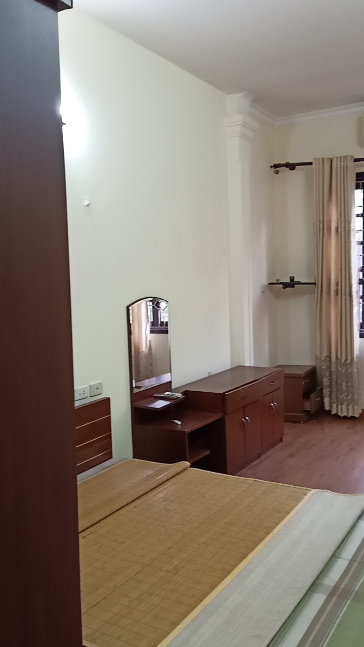 Cho thuê nhà Lương Thế Vinh, Phùng Khoang 45m2 x 4 tầng, 4 ngủ, đủ đồ, ô tô đỗ, 13 triệu/tháng