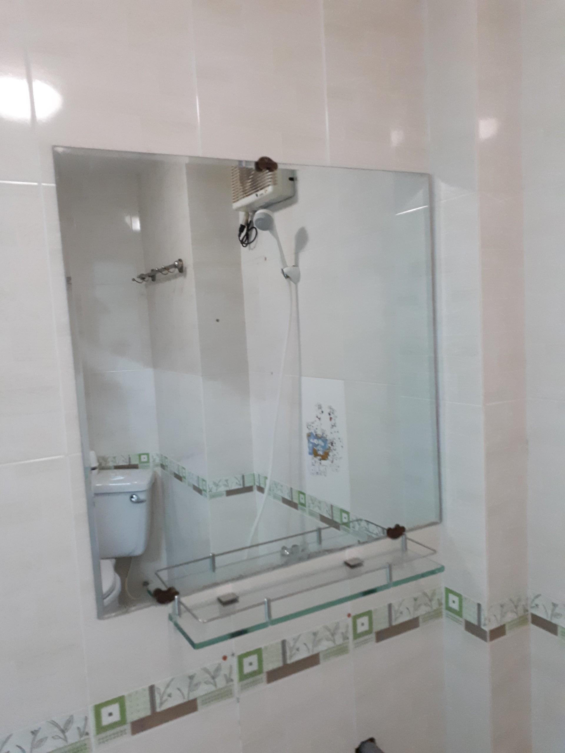 Cho thuê nhà Hẻm 460 Nguyễn Tất Thành p18 Q4.DT:3.5x10 trệt 2 lầu 2pn 3wc.Giá:9tr.LH:0896874198