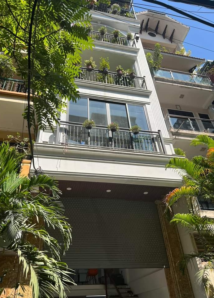 Nhà đẹp Nguyễn Văn Huyên ô tô, KD, 7 tầng TM 65.2m2, giá 12tỷ 9