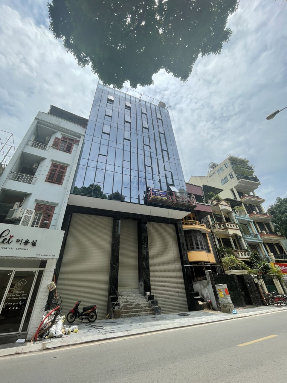 Bán Tòa Văn Phòng 10Tầng Mặt Phố 300M2 Mặt Tiền 12M -150 Tỷ-Lô Góc 1 Hầm