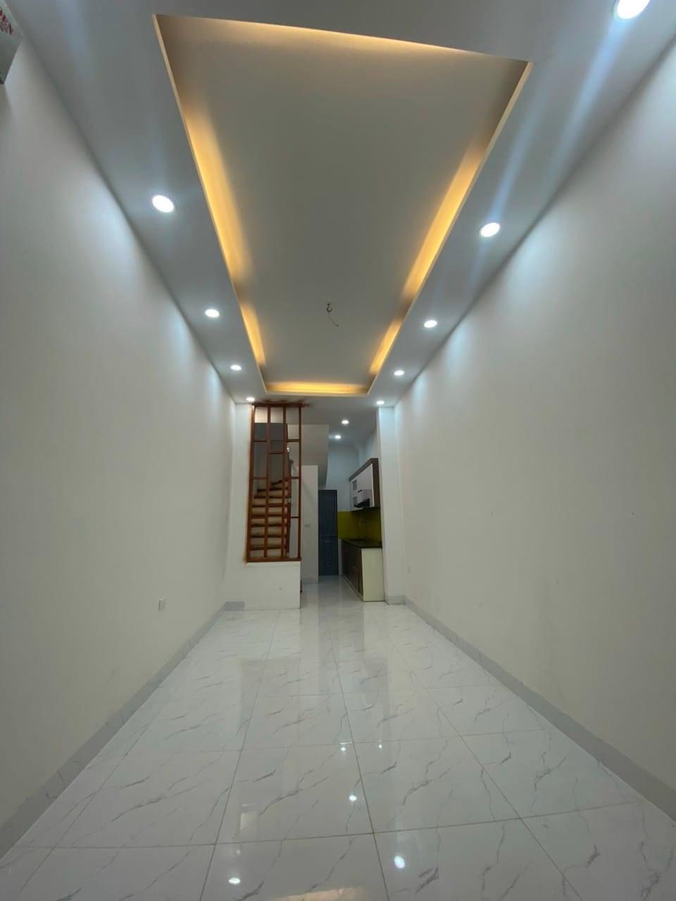 Chính chủ Bán nhà 5 tầng 26m2 sổ đỏ chính chủ mặt ngõ Trung Phụng - Khâm Thiên, Đống Đa, Hà Nội