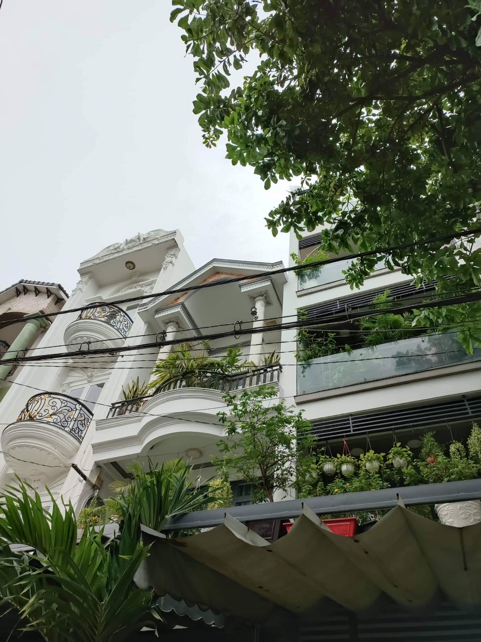 NHÀ 5 TẦNG BTCT TOÀN BỘ - 6PN KHÉP KÍN - ĐẸP MÊ LY -Diệp Minh Châu