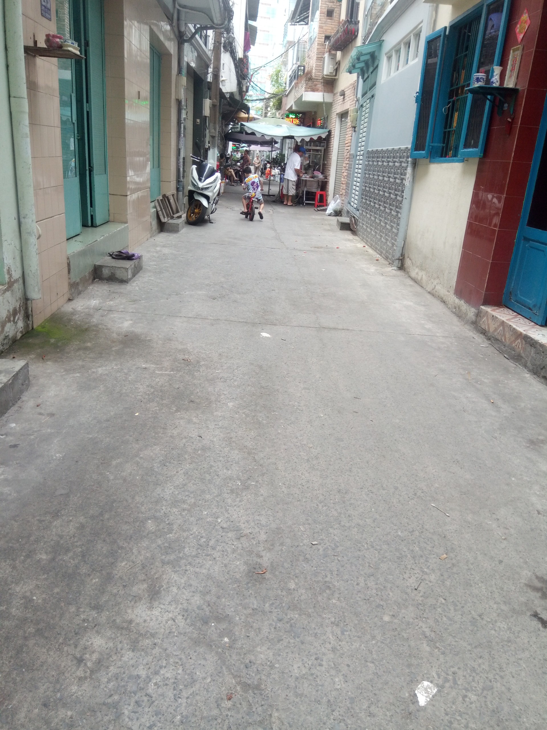 Bán gấp nhà hẻm 1 / đường Cách Mạng Tháng 8, P15, Quận 10