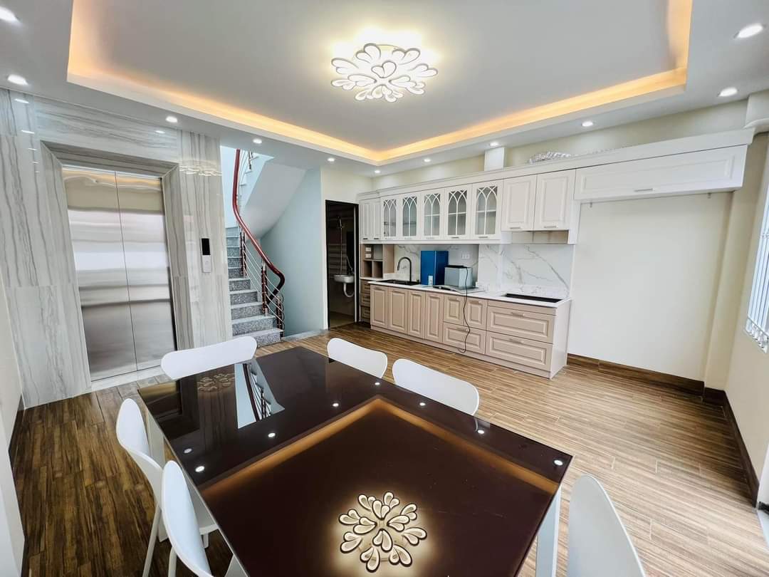 Bán nhà Hoàng Văn Thái, 50m x 6T - Ô TÔ ĐỖ CỬA - NHÀ MỚI - NGÕ THÔNG