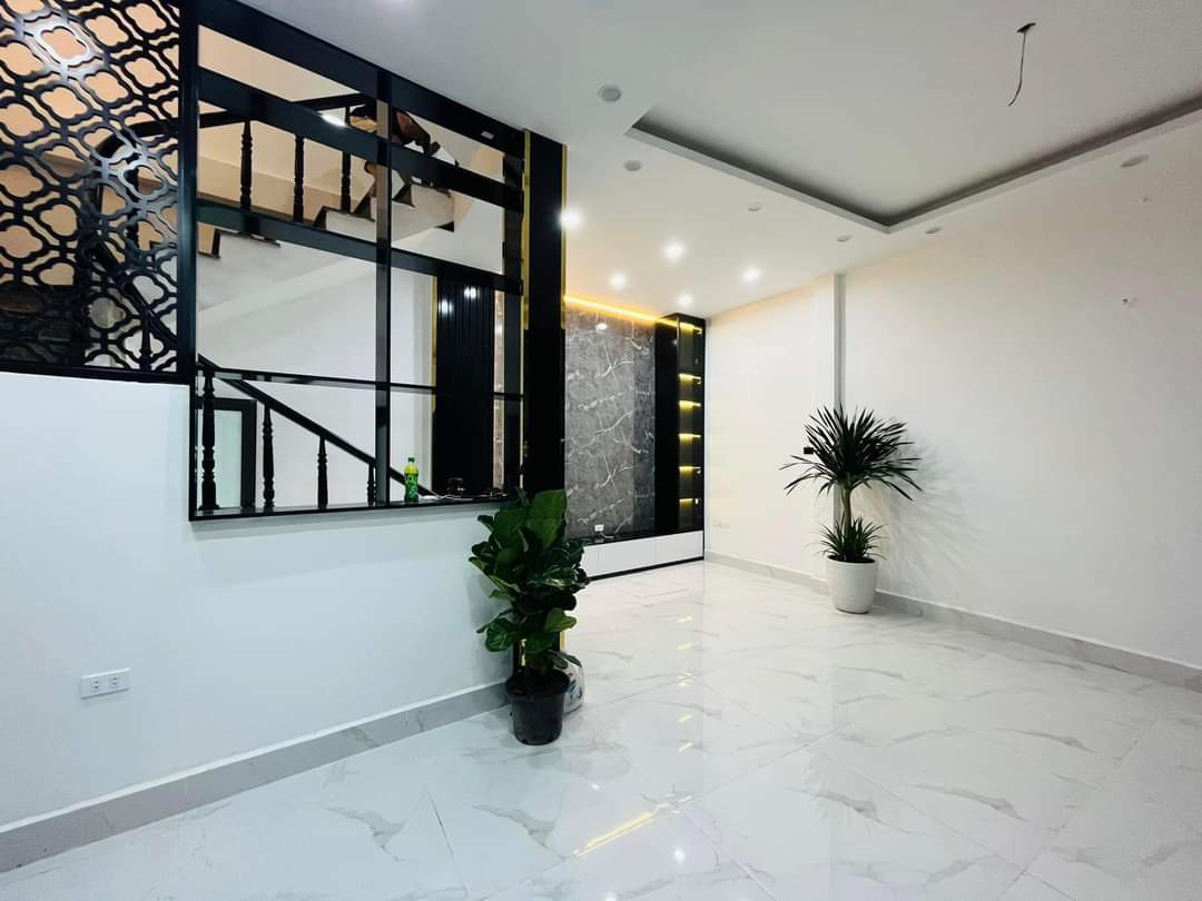 Bán nhà Giáp Bát, 42m x 5T - Ô TÔ CÁCH 40M - NGÕ NÔNG