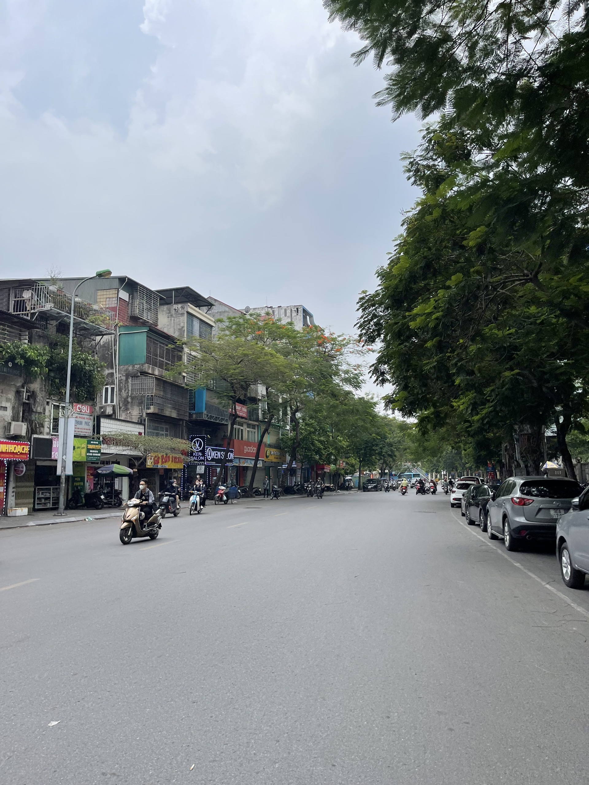 MẶT PHỐ TRẦN ĐẠI NGHĨA, HAI BÀ TRƯNG, TẬP THỂ T1 VỈA HÈ, KINH DOANH 600TR/NĂM, 120M2 MT 5M.