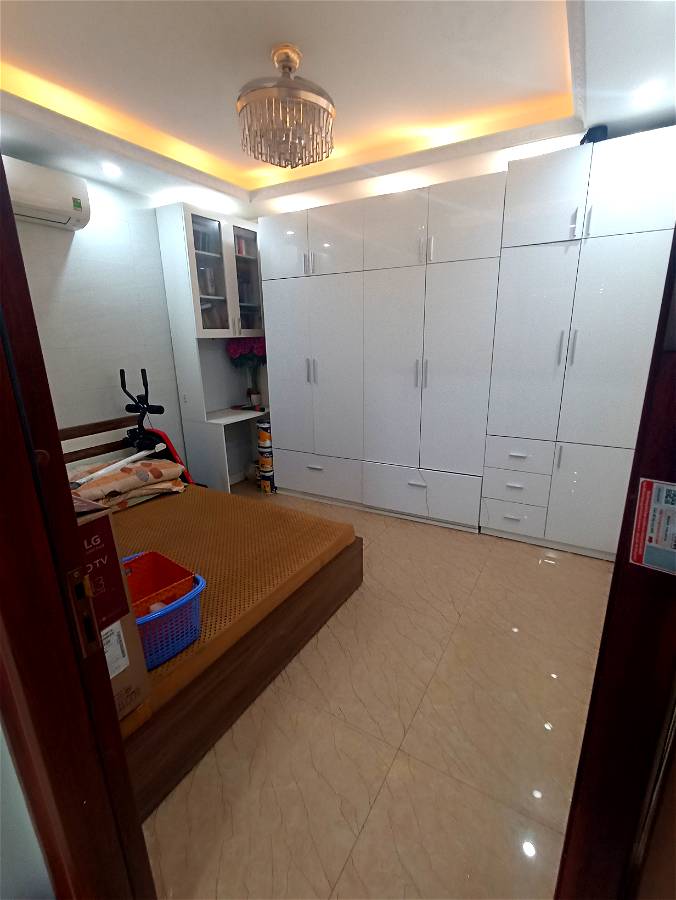 Cần bán nhà phố Bồ Đề long biên hà nội.