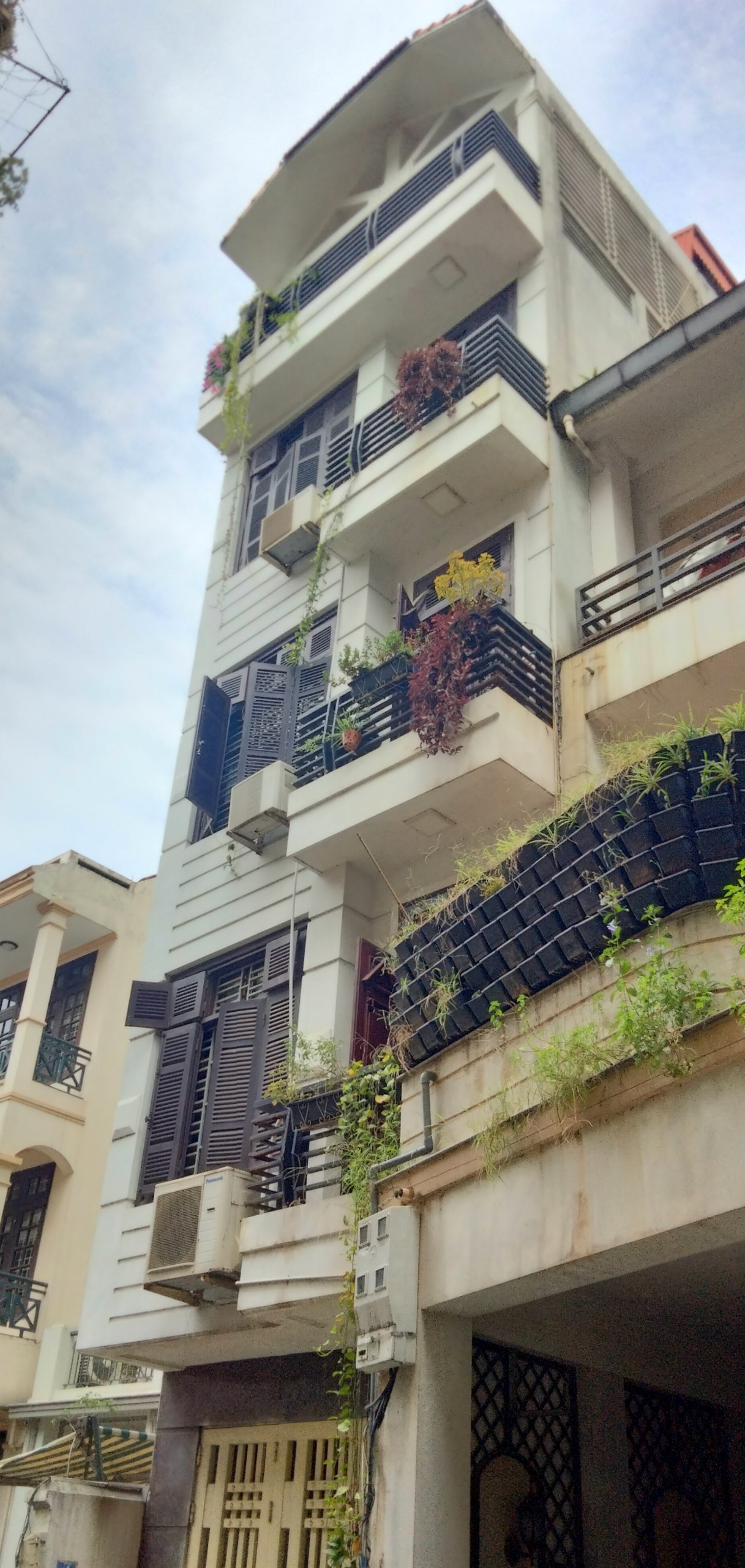 Tuyệt đẹp BÁN GẤP Xuân Phương 79,2m2, 6PN ở biệt thự giá 4.3tỷ