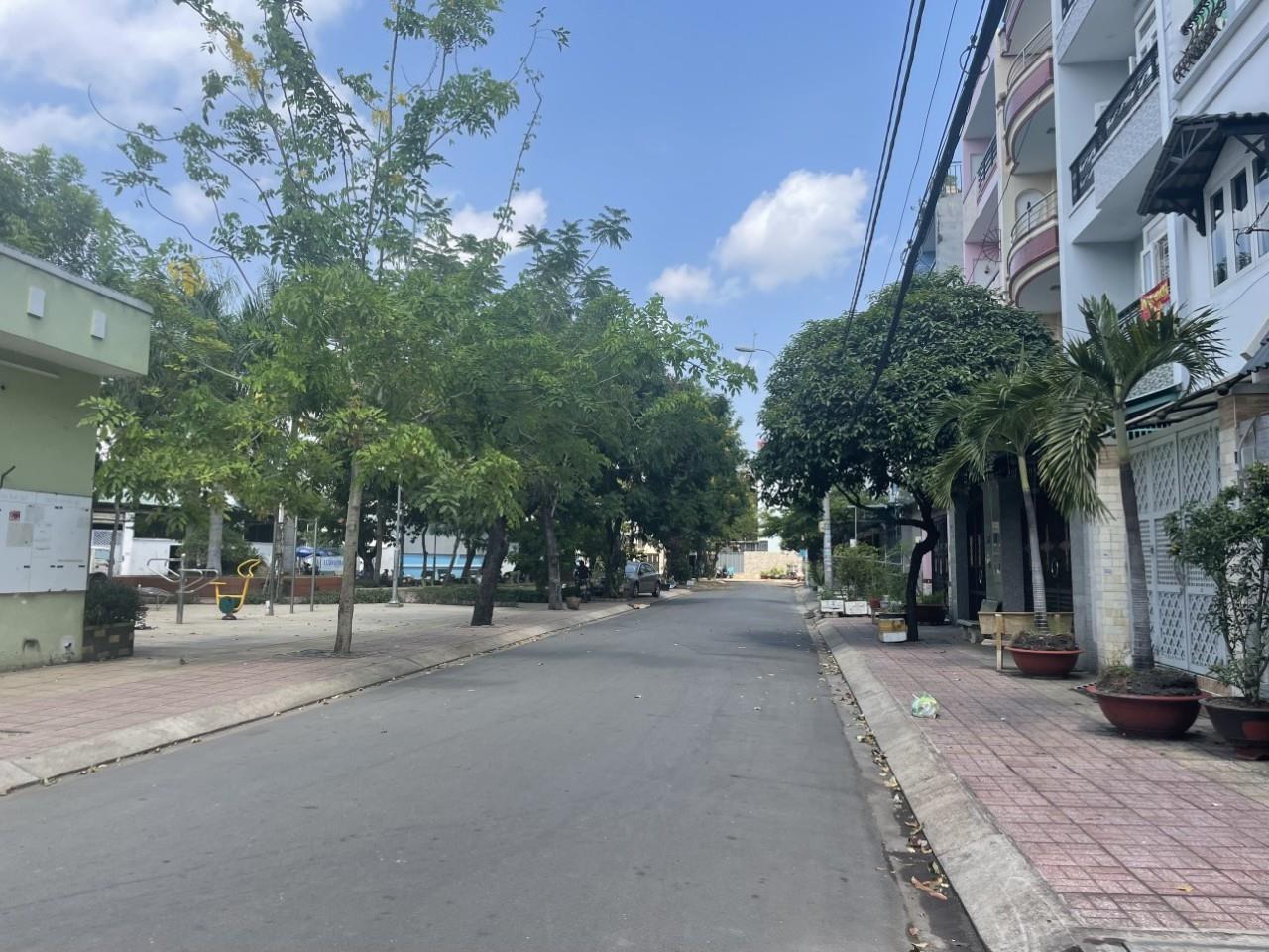 ĐỐI DIỆN CÔNG VIÊN, ĐƯỜNG 12M THÔNG TÔ HIỆU-PHAN ANH. DT 5X19. GIÁ 9 TỶ TL