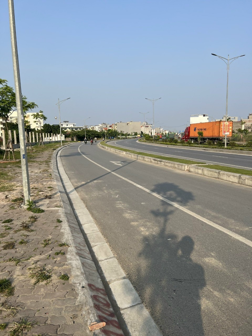 BĐ Bán lô đất mặt đường Bùi Viện Hải An DT 100 M gần vòng soay lê Hồng Phong