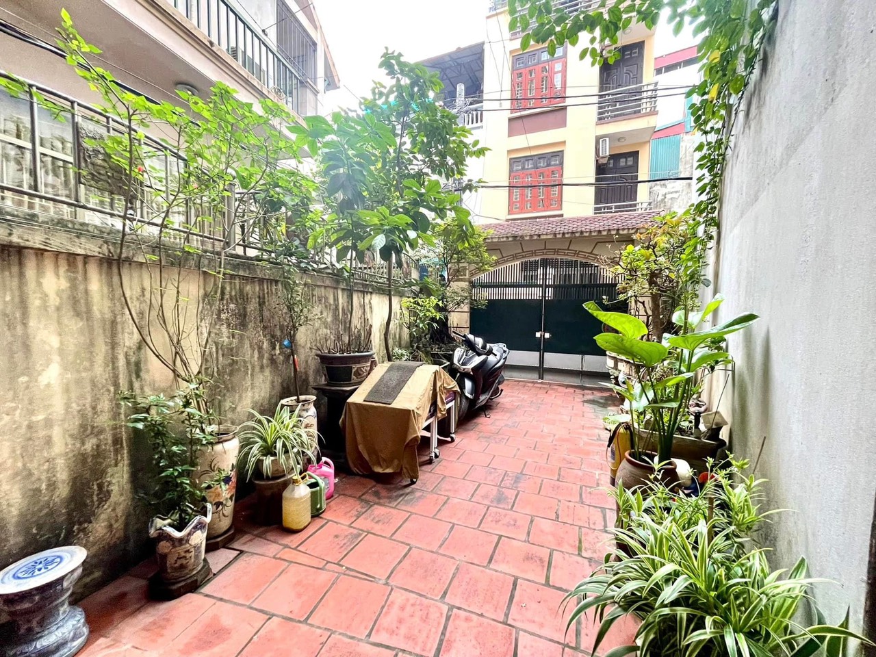 NHÀ ĐẸP GIÁ ĐẦU TƯ HOÀNG QUỐC VIỆT - VÕ CHÍ CÔNG - 80M - NHỈNH 7 TỶ - DÂN XÂY - GẦN PHỐ