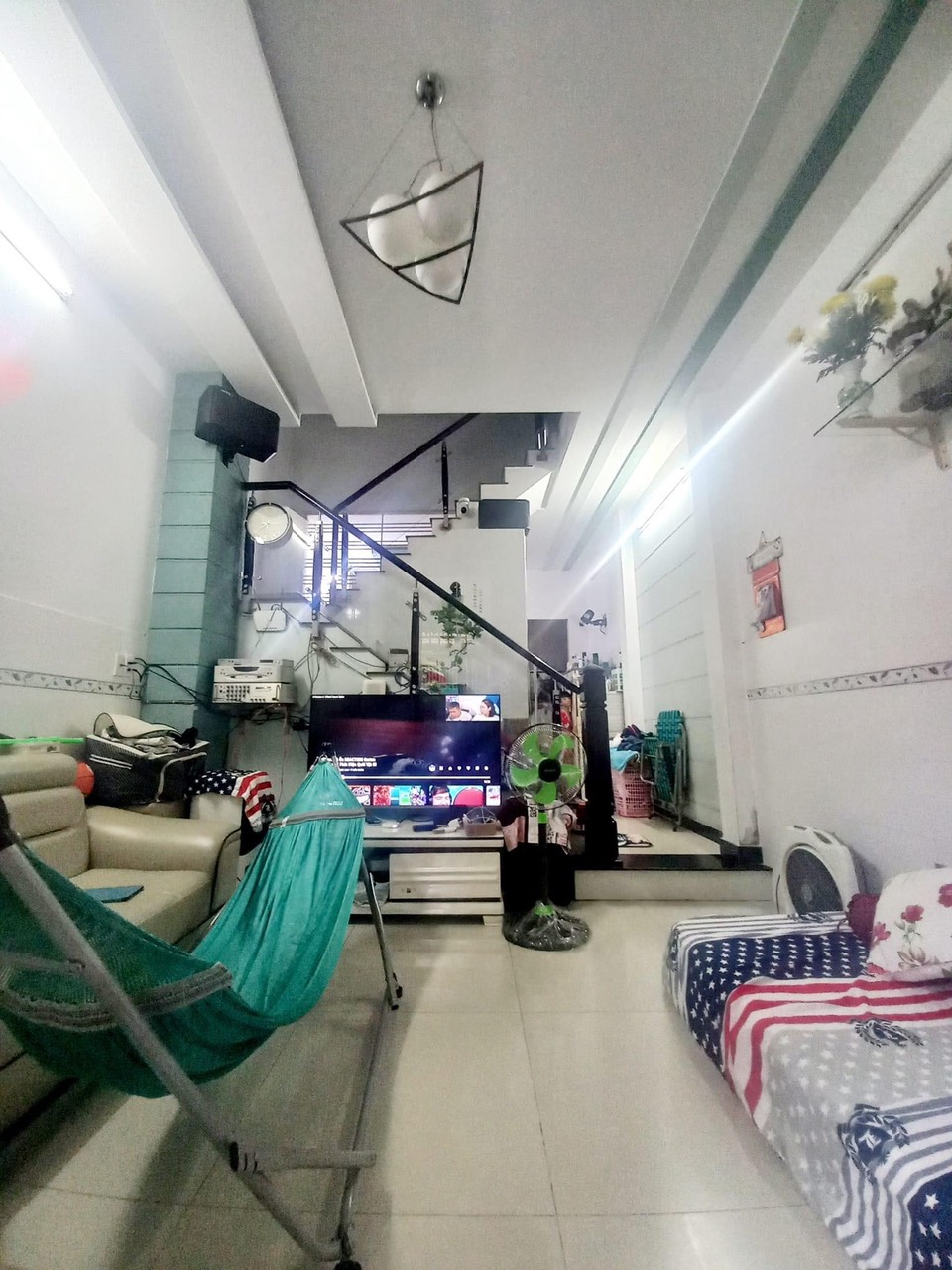 LÊ ĐÌNH CẨN - HẺM XE TẢI THÔNG- GIÁP QUẬN 6- SÁT TÊN LỬA- 3P RA CHỢ - 50M2 - 2 TẦNG - NGANG 4M - 3 TỶ 750