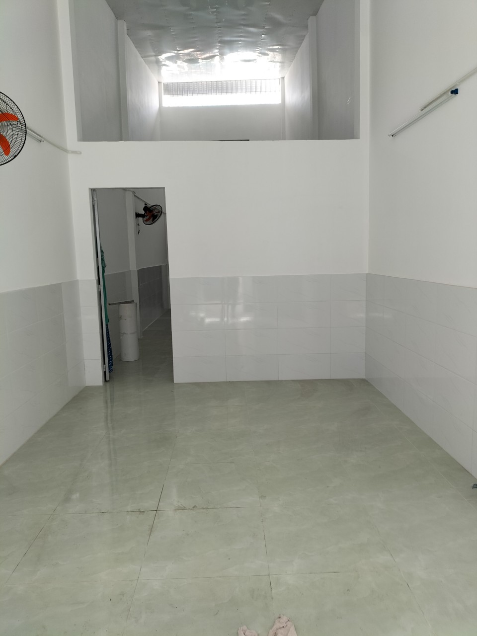 Cho thuê nhà HXH gần Lũy bán Bích quận tân Phú 90m2 chỉ 9 triệu