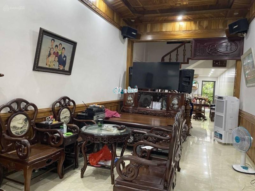 Bán nhà mặt đường Miếu Hai Xã, 4 tầng, diện tích 150m cực đẹp, GIÁ 12.5 tỉ