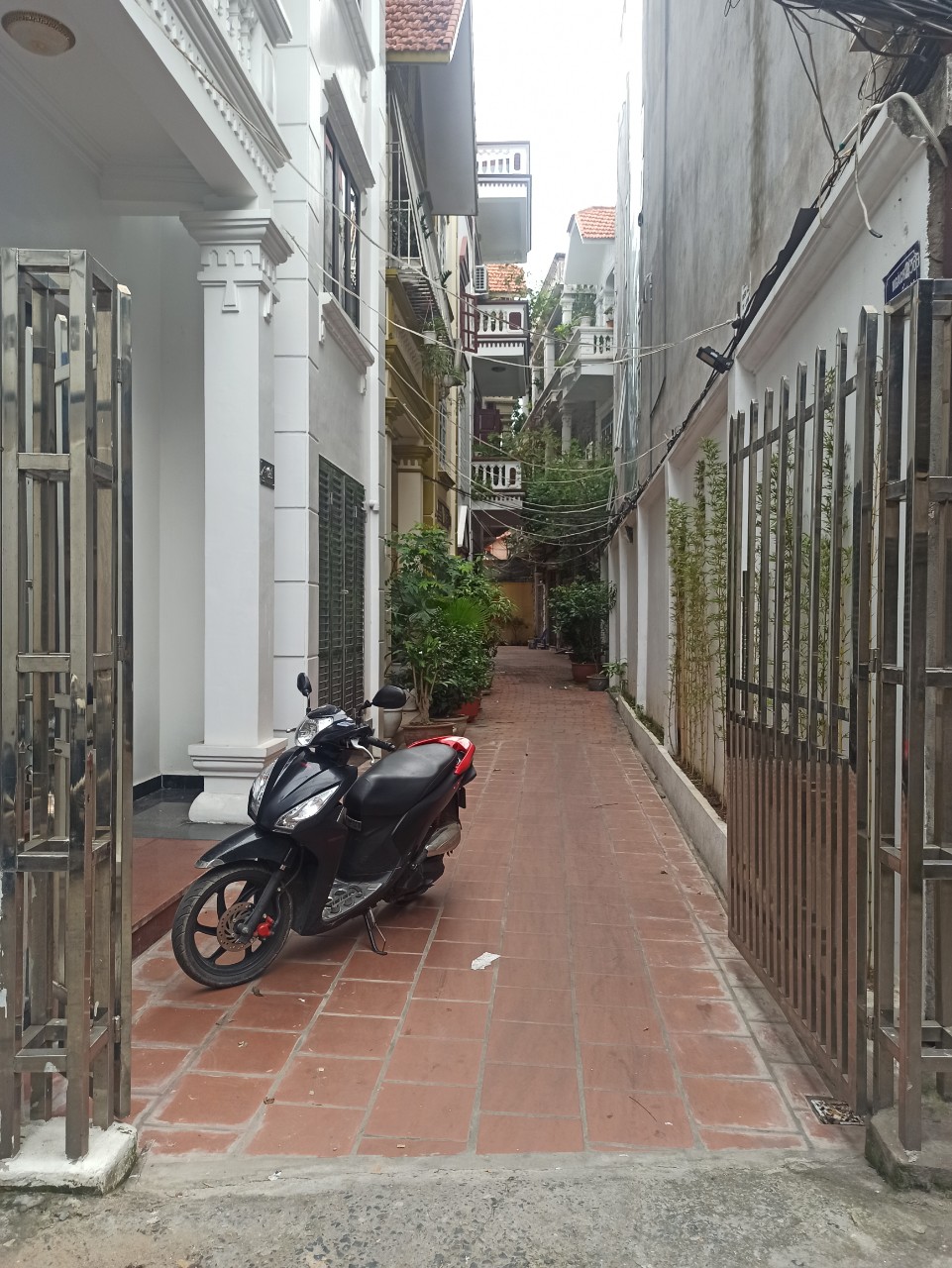 Bán nhà dân đang ở phố Chợ Hàng, diện tích 50m 3.5 tầng ngõ cực nông, GIÁ 2.6 tỉ