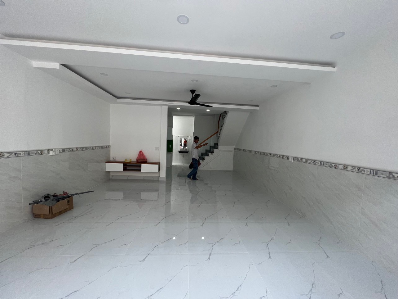 Bán gấp nhà 60m2 HXH đường số 6, P.BHH, Bình Tân