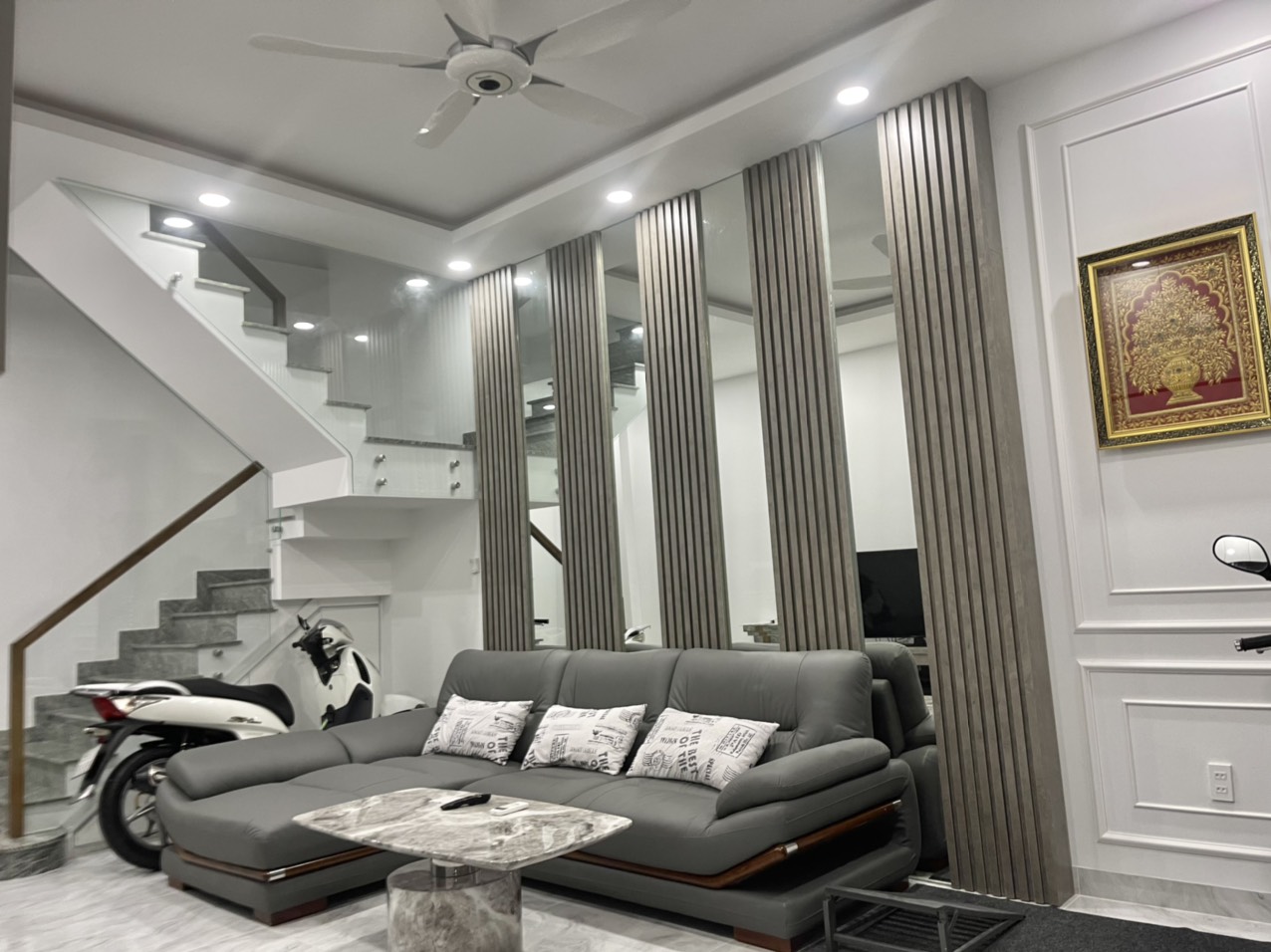 Bán nhà 2 mặt thoáng Trần Hưng Đạo, Quận 1, 40m2, full nội thất, chỉ 8 tỷ hơn