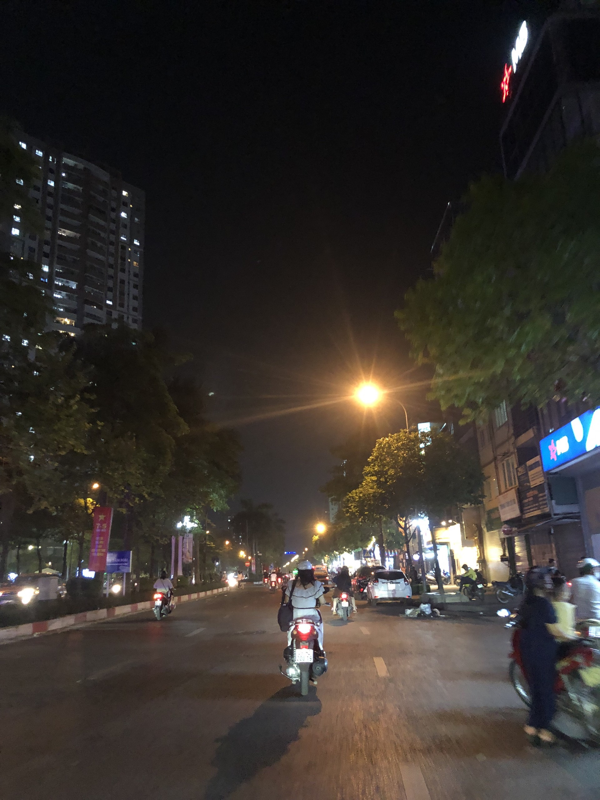 Bán nhà mặt phố Tân Mai - Quận Hoàng Mai 240m2, 8 tầng kinh doanh sầm uất, giá 83 tỷ