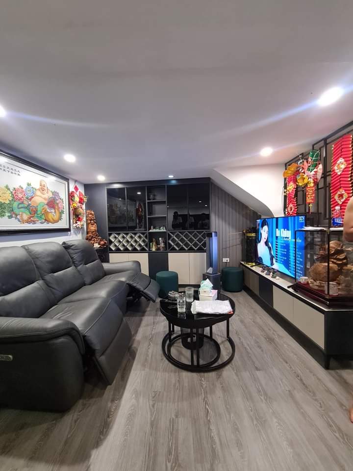 Bán nhà Nguyễn Văn Cừ long biên hà nội 42m2, giá 4,8 tỷ