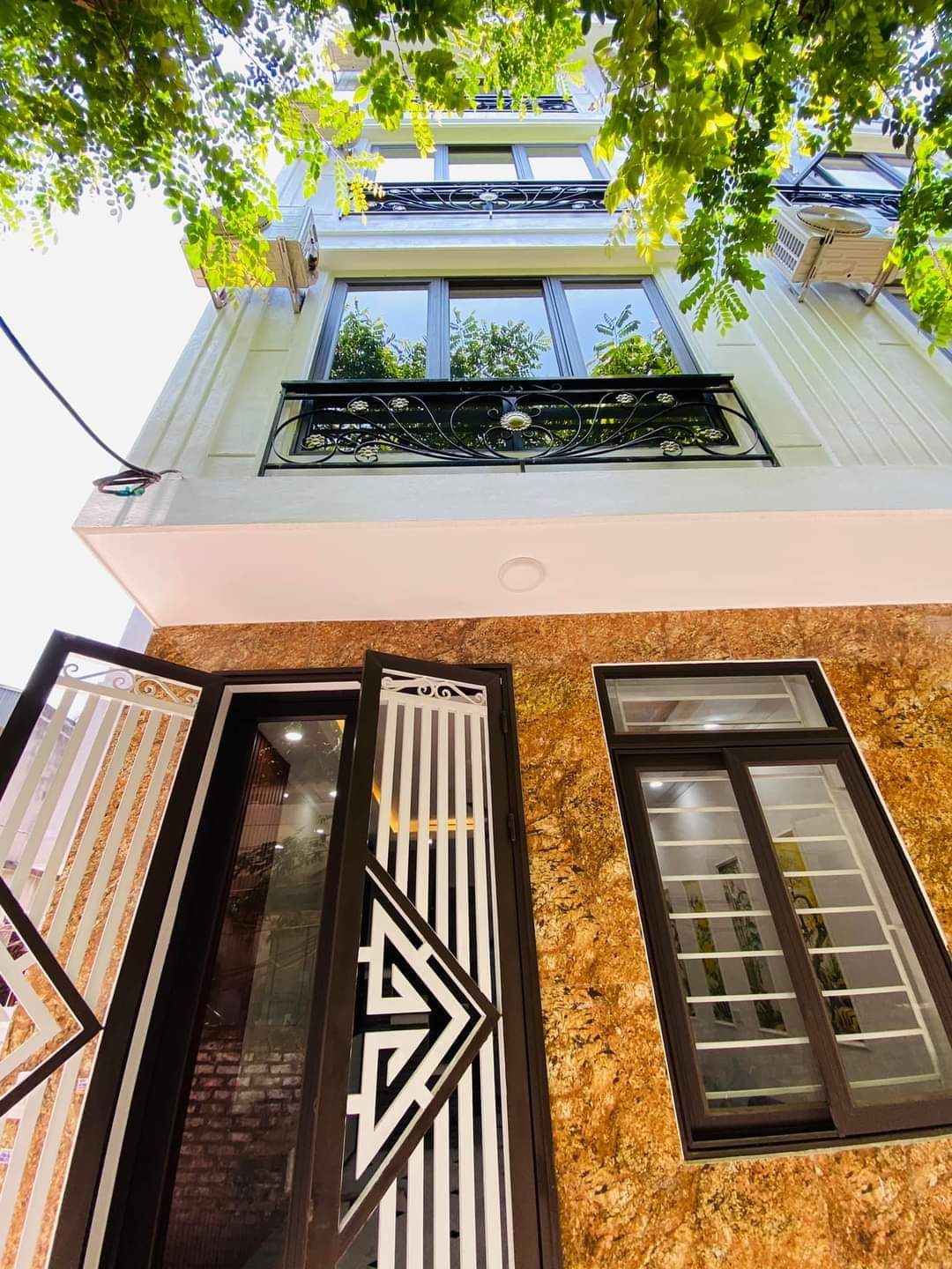 Bán nhà mới ở ngay Khương Đình, Thanh Xuân - 30m2 5T 3 ngủ, view sân vườn