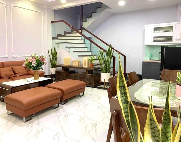 Cần bán nhà phố Bồ Đề long biên 42m2, 6 tầng, nhỉnh 4 tỷ...