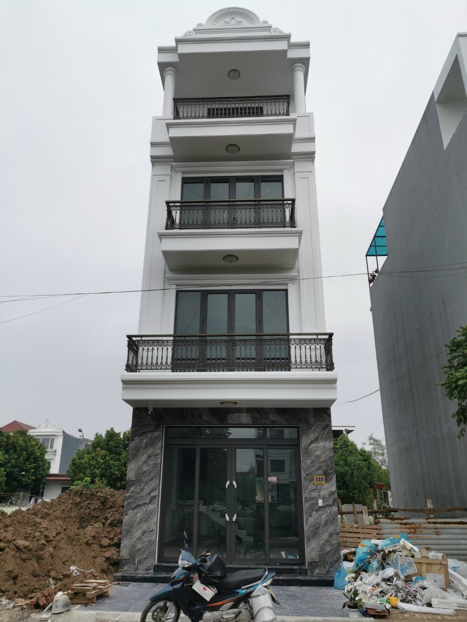 Bán nhà 4 Tầng 61 m Có Thang máy 5 tỷ 680 Hải An