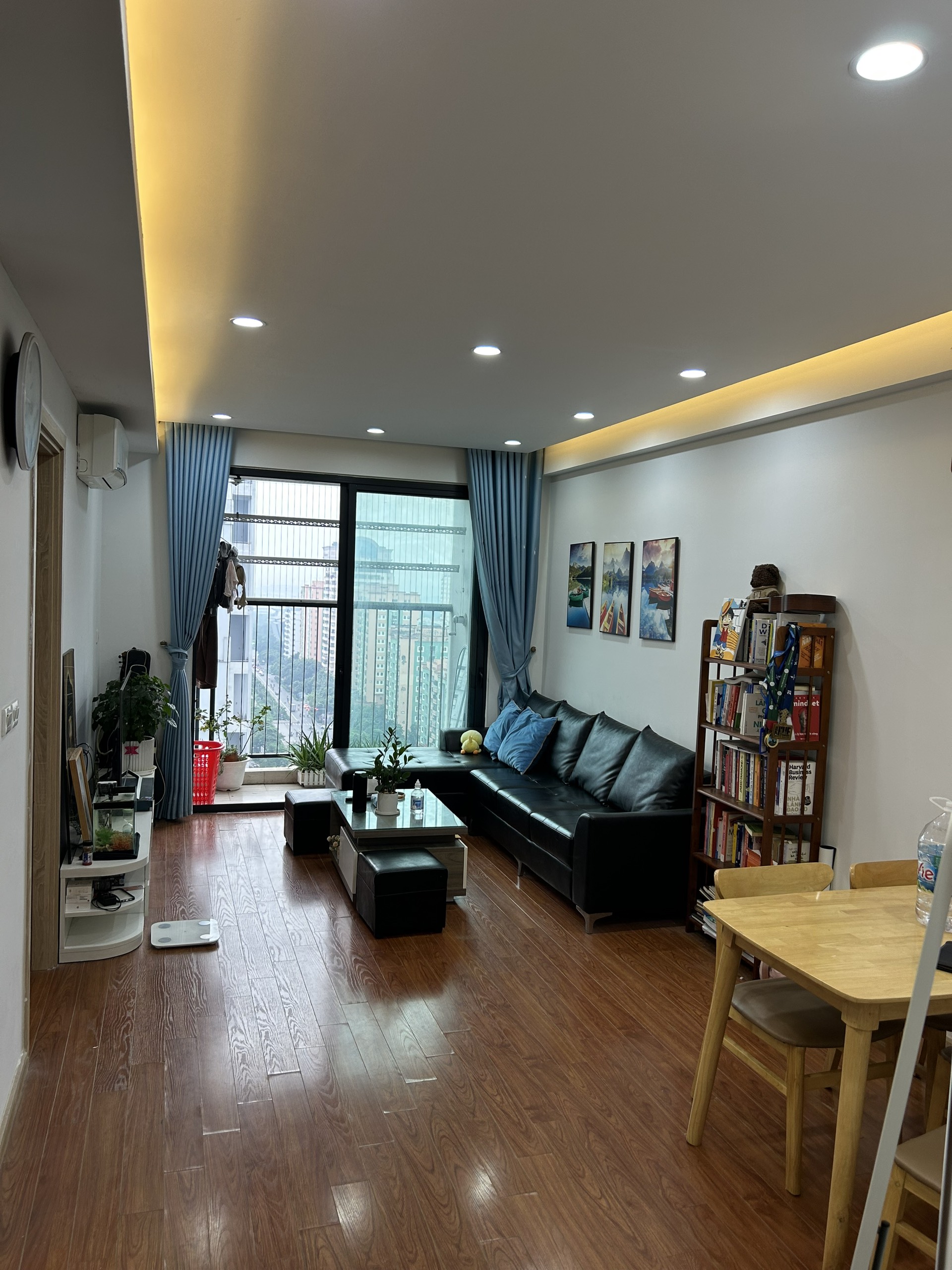 Chính chủ bán căn hộ 61.5m2, 2 phòng ngủ, full đồ, chung cư HD Mon. Giá thương lượng.