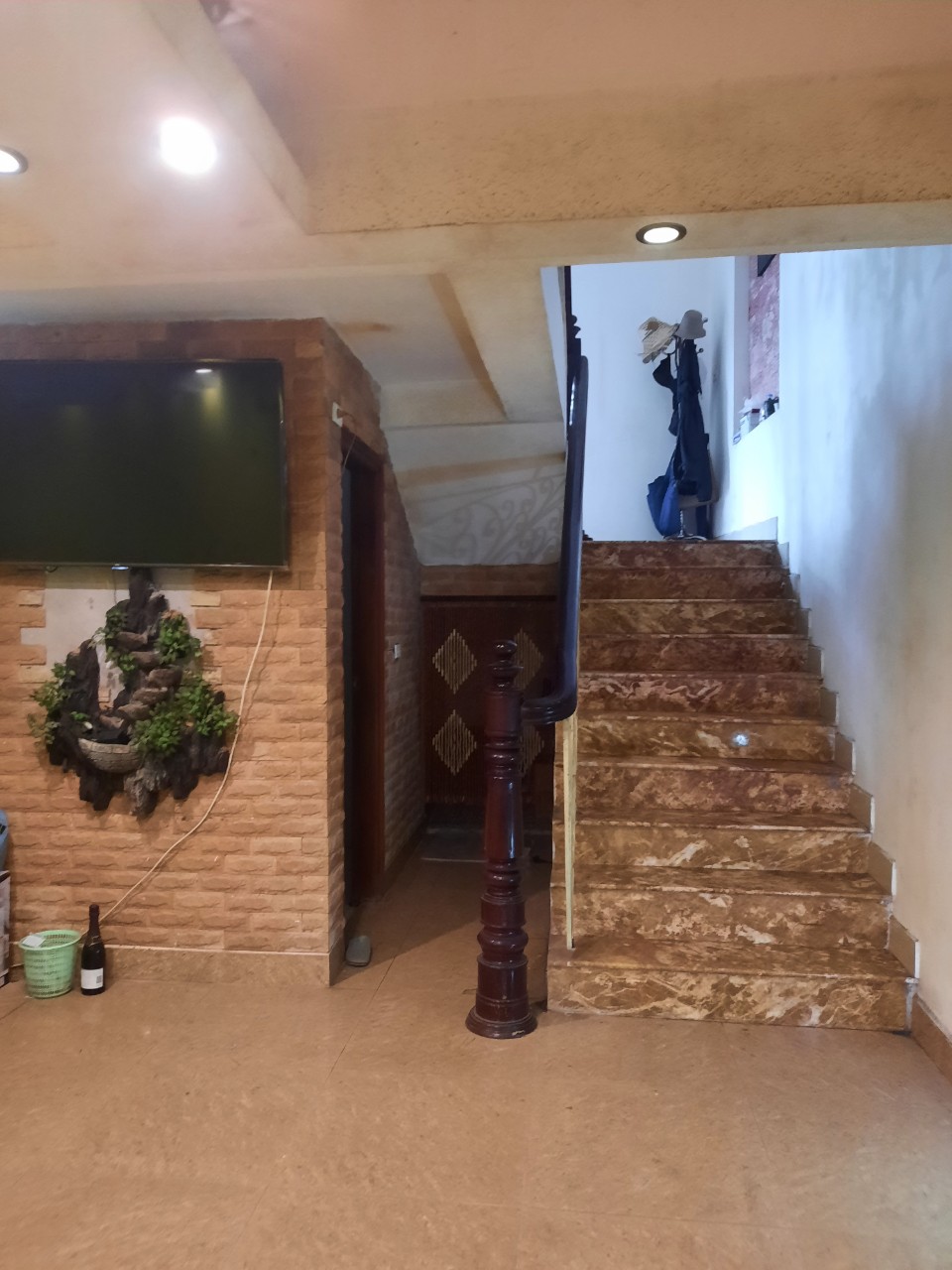 Mặt phố quận Tây Hồ, 98m2, 6 tầng, rộng 4.4m, view hồ, quy hoạch rõ ràng, 23 tỷ