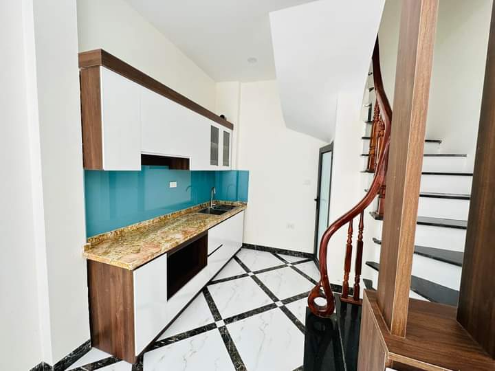 Bán Nhà phố Phúc Lợi Long Biên 38m2, 5 Tầng Mới Koong, 2,7 tỷ.