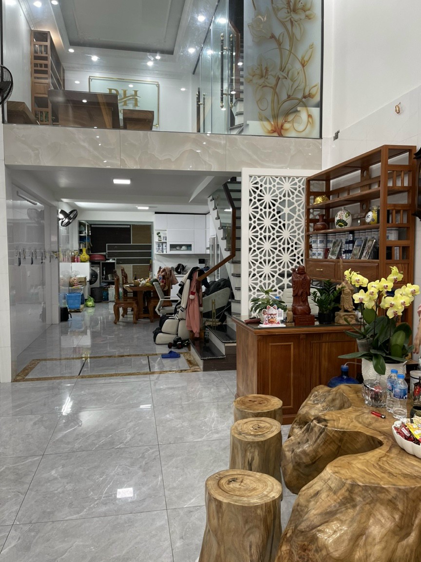 Bán nhà mặt đường Trực Cát - Lê Chân, diện tích 98m 3 tầng mới GIÁ 7.2 tỉ