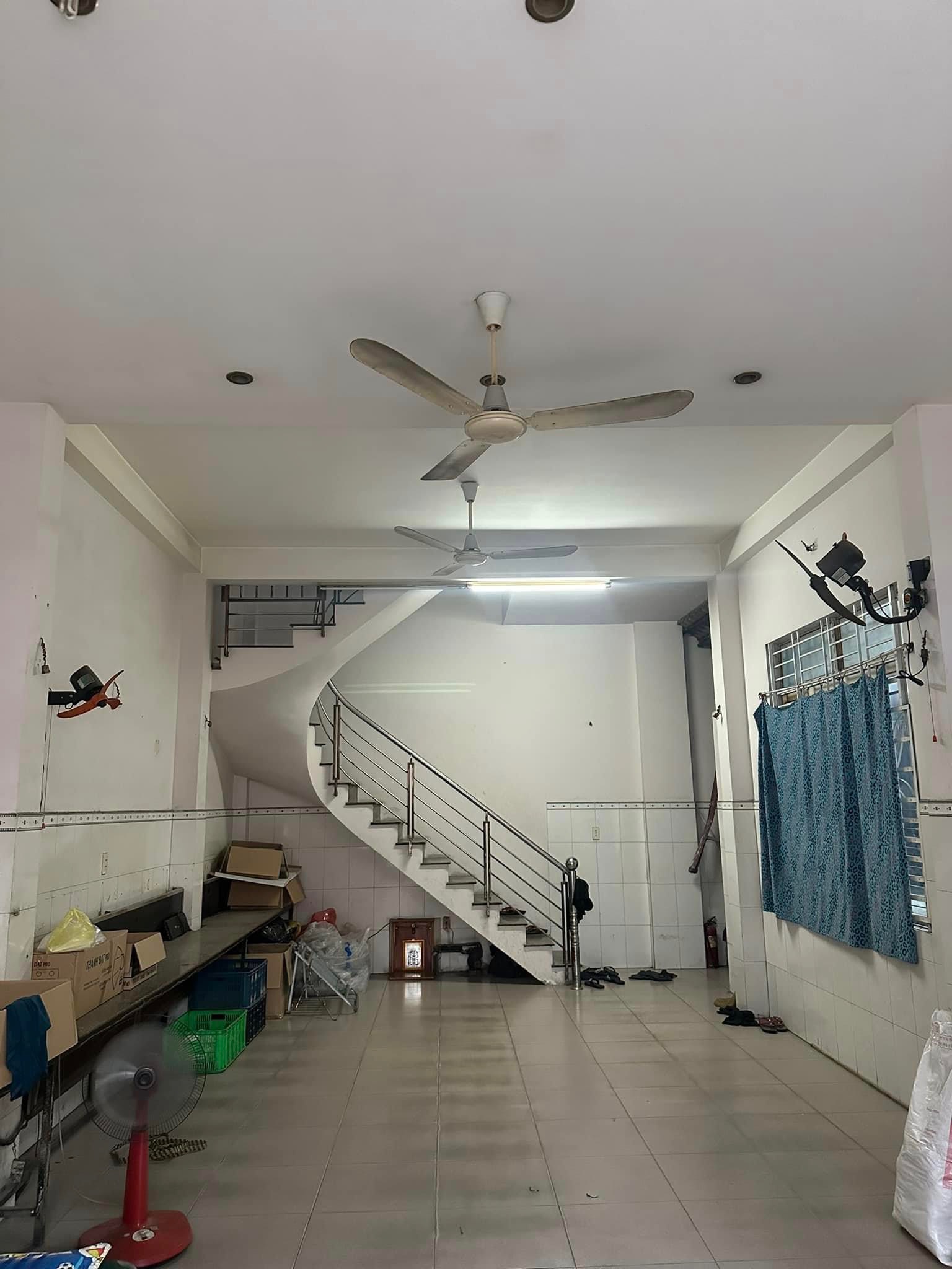 Chủ vả quá bán gấp nhà XH ngủ nhà, CMTT8, Q3, vừa ở vừa KD, 5PN, ngang 5m, nhỉnh 9 tỷ