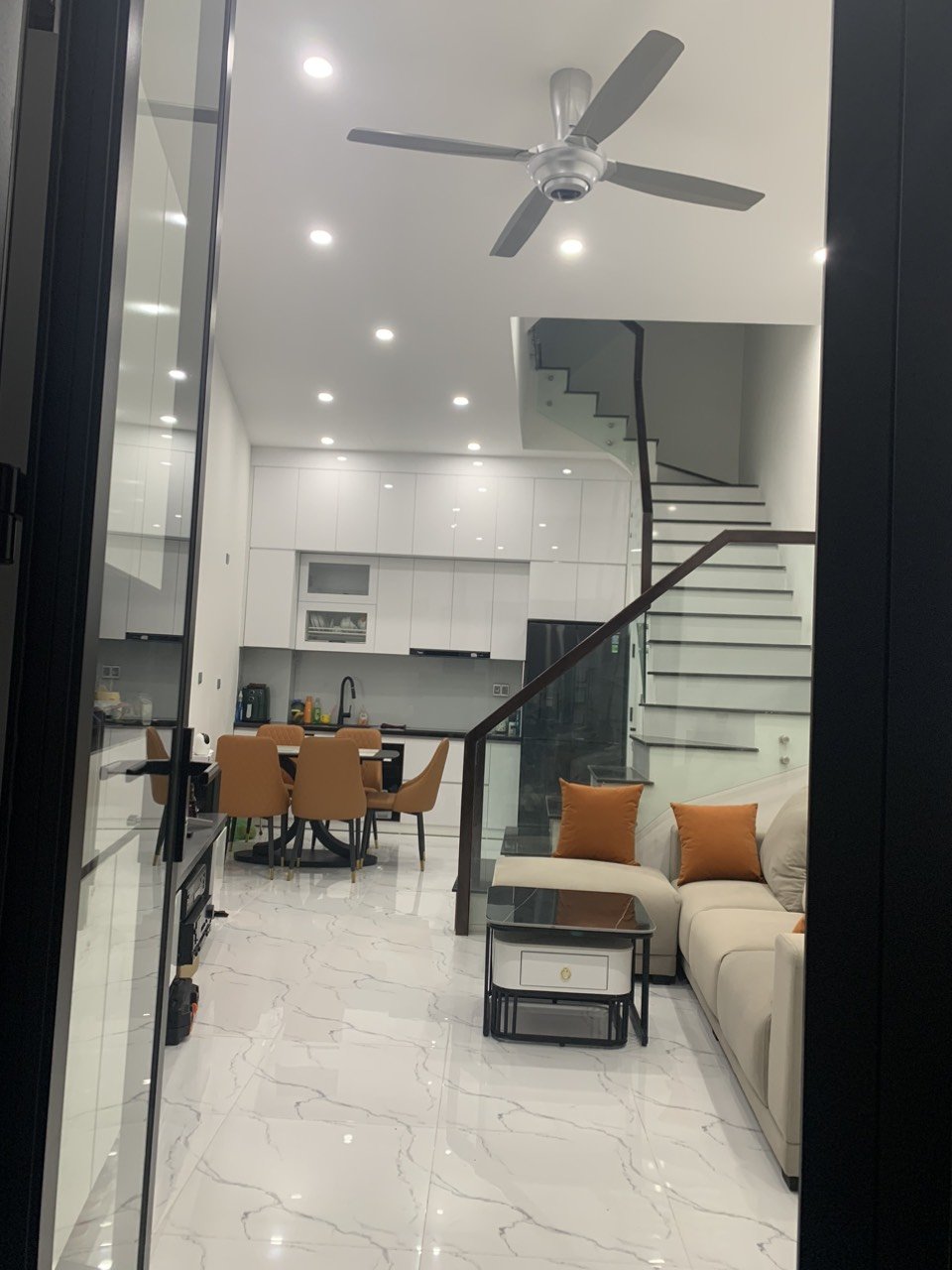 Bán gấp nhà 5 tầng ngõ 84 Ngọc Khánh, 35m, 5 tỷ.