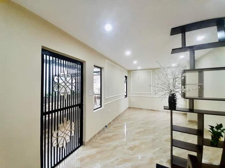 Cần Bán Phố Ngọc Lâm 39m2, 5 Tầng Nhỉnh 4 tỷ