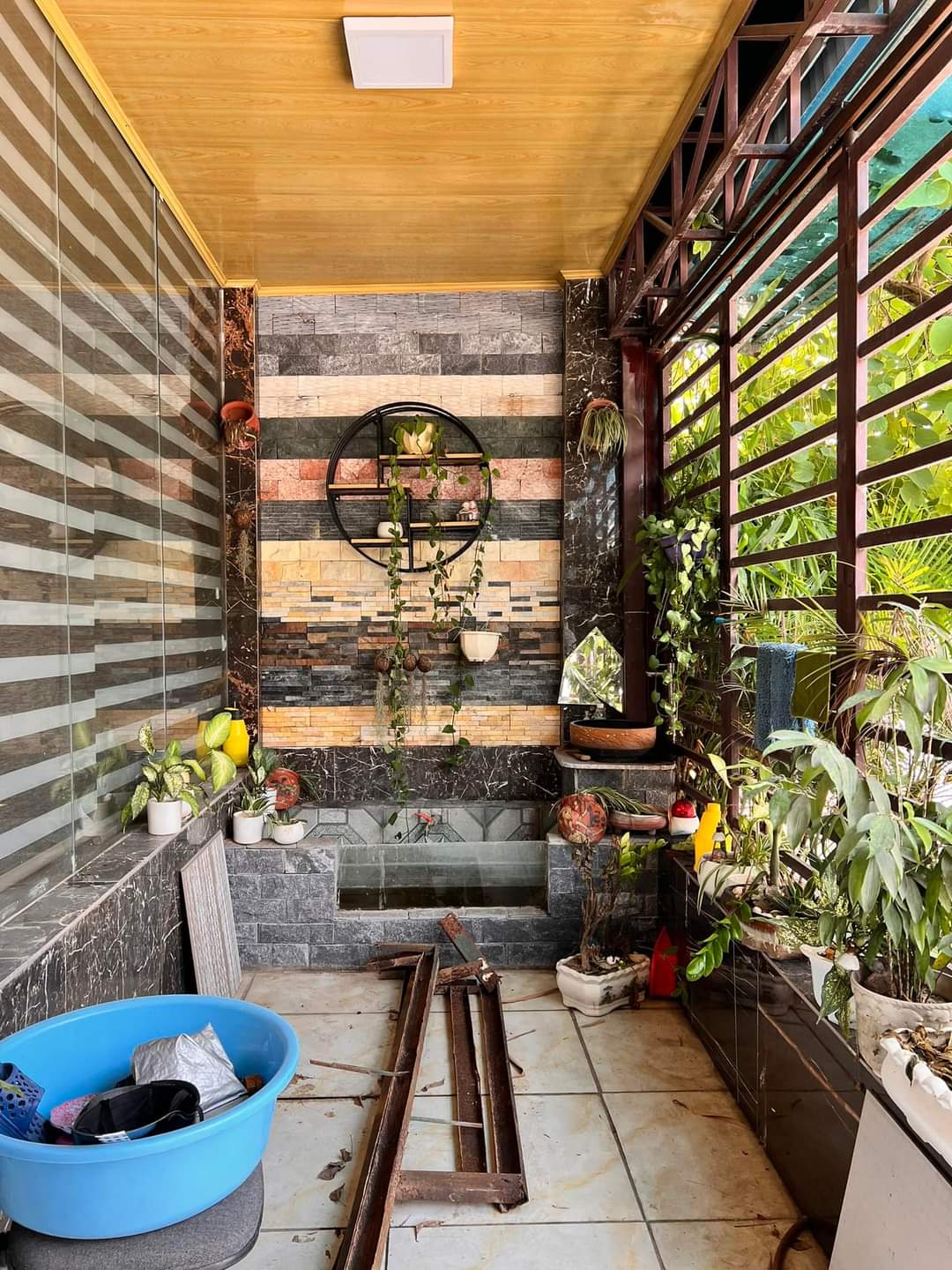 MẶT PHỐ - LÔ GÓC - VIỆT HƯNG LONG BIÊN 322M, 32 TY KINH DOANH KHO XƯỞNG, TRỤ SỞ VP CÔNG TY.