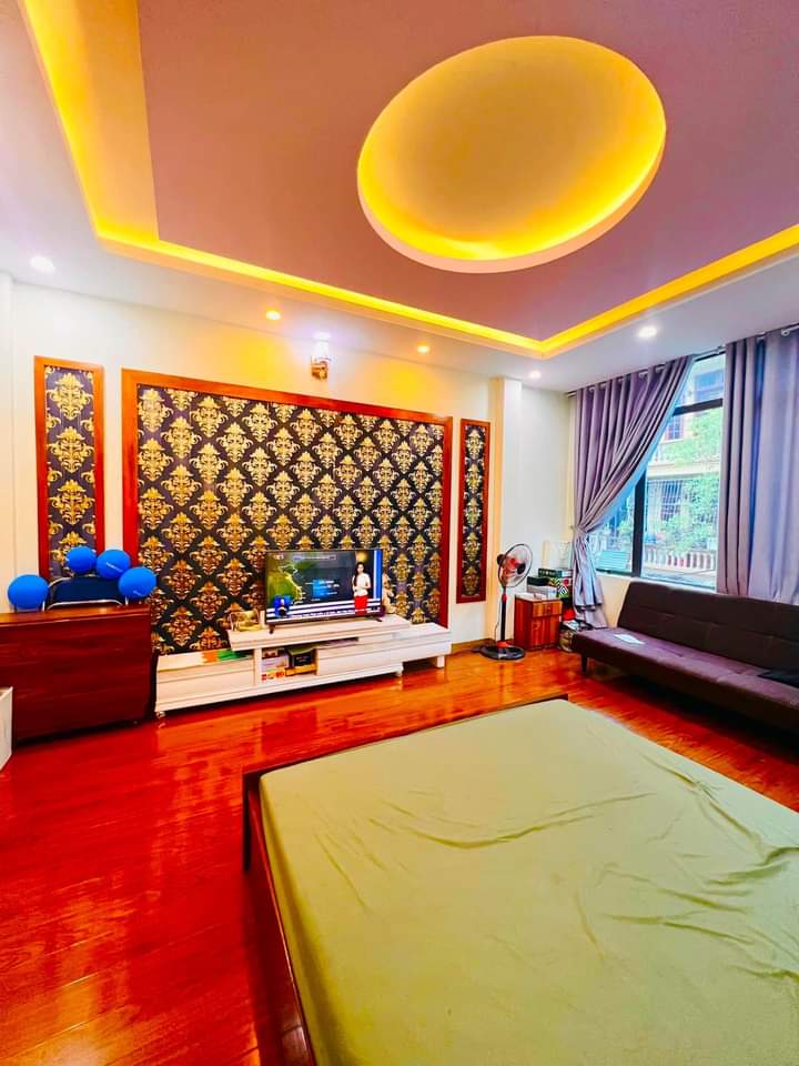 Bán Nhà Tân Khai Hoàng Mai 39m2, 5 tầng, giá 3,5 tỷ.