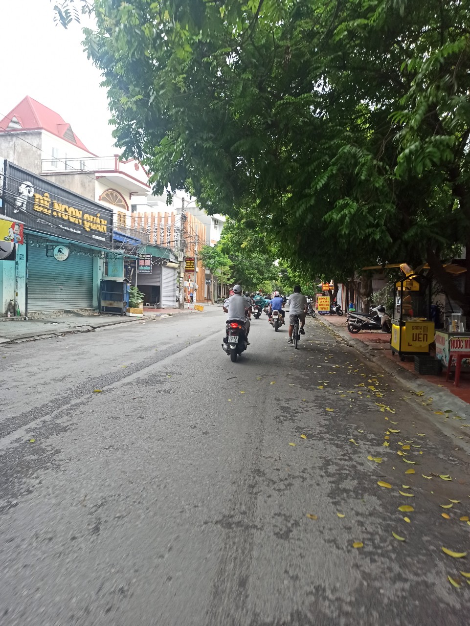 Bán nhà mặt đường Trung Lực vị trí cực đẹp, 96m lô góc, GIÁ 9.5 tỉ