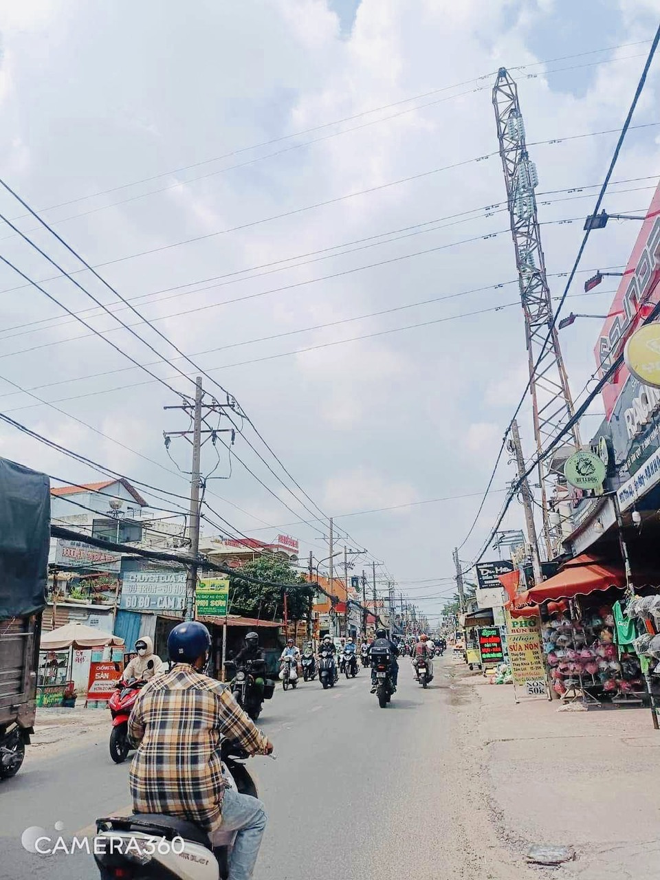 HẺM XE TẢI THÔNG - SÁT CHỢ GÒ XOÀI - THÍCH HỢP VỪA Ở VỪA KINH DOANH