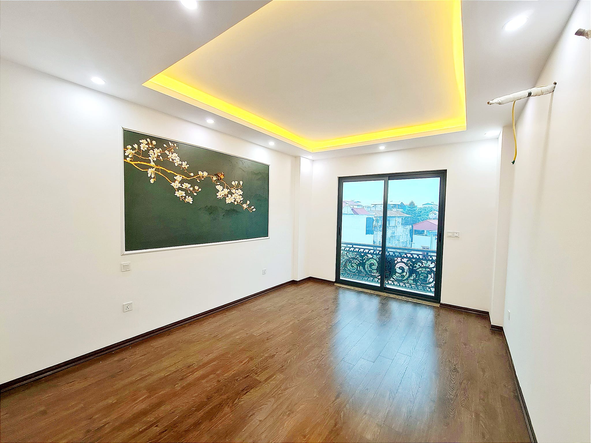 Bán nhà 71m2 Mặt phố Vũ Miên, Tây Hồ Gara 2 Ô tô View Hồ Kinh doanh Sầm uất 38.3 Tỷ