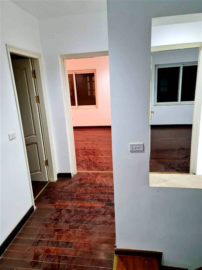 Bán gấp BT đẹp 4 tầng phố Nguyễn Trãi, 180m2, MT 10m, khu vực VIP, giá chỉ 27 tỷ