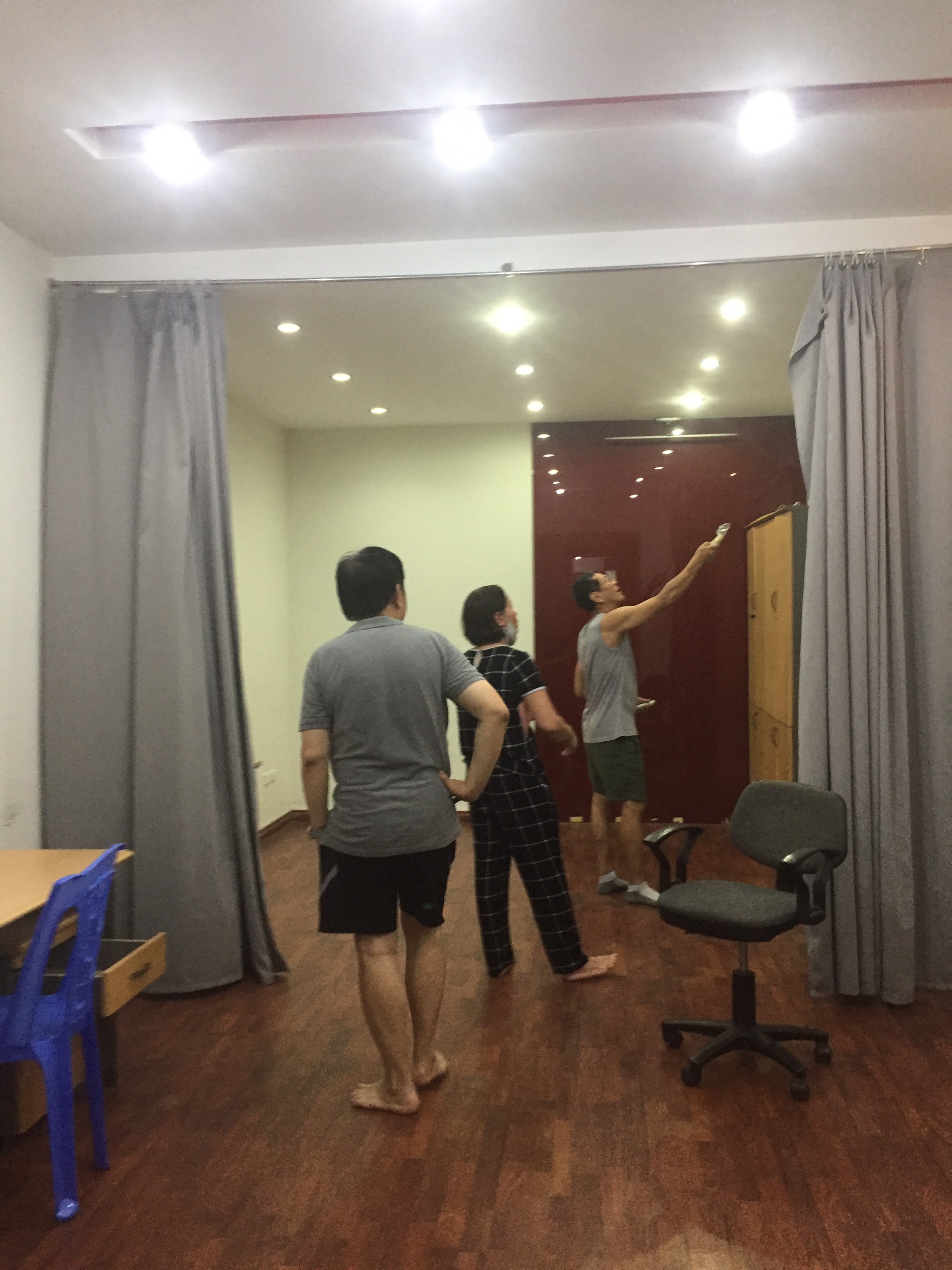 Căn 2 PN, 1VS tại chung cư N03 trần quý kiên diện tích 53m3 giá 2280/căn