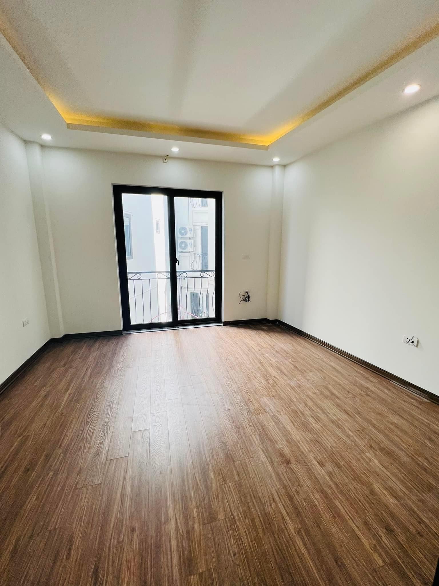 Bán ngôi nhà 77m2 phố Hoàng Hoa Thám, Tây Hồ Căn góc 15 ngủ Dòng tiền khủng 10.4 Tỷ