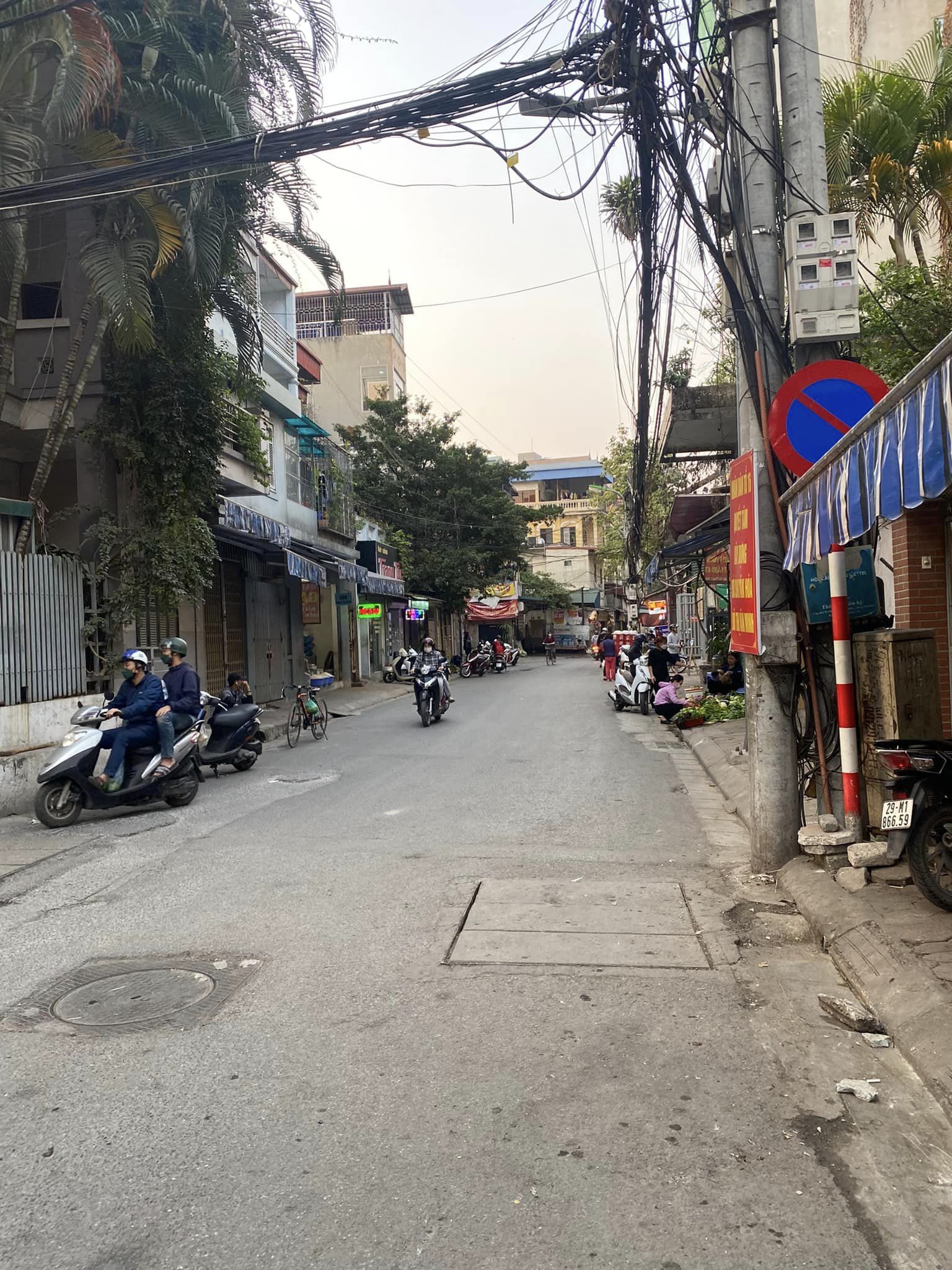 MẶT PHỐ VƯƠNG THỪA VŨ, KD ĐA DẠNG, 65M, C4, MT 4M, VỈA HÈ, Ô TÔ TRÁNH, NHỈNH 11 TỶ