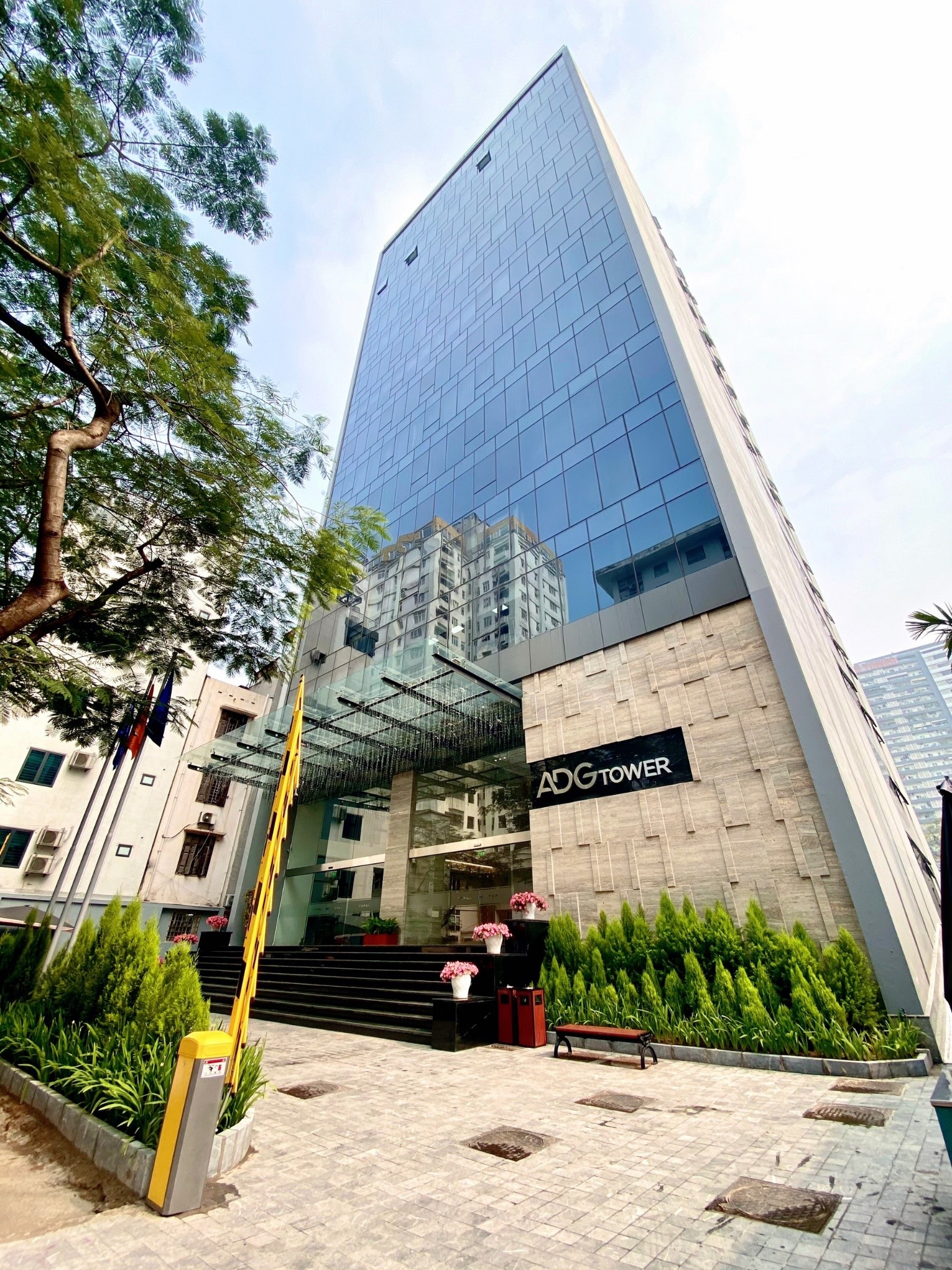 Cho thuê gấp văn phòng full nội thất mới đẹp 430m2 tòa ADG, Lê Văn Thiêm, Thanh Xuân