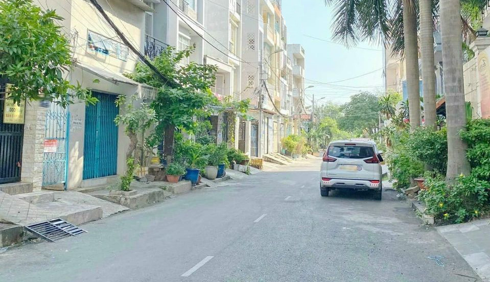 Bán nhà Liên khu 4 - 5, Bình Tân, 5x16m, 1 trệt 2 lầu, Hẻm xe hơi thông, Giá rẻ