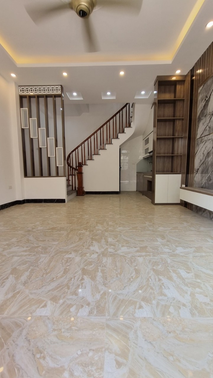 Bán nhà đẹp phố Đại Mỗ 38m2 – 5T – MT5m – Ô tô tránh – Kinh doanh sầm uất – Chỉ 5 tỷ.