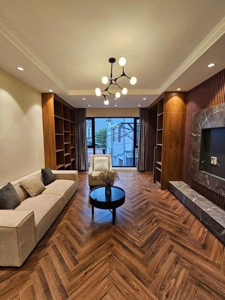 Bán nhà phố Vĩnh Phúc, quận Ba Đình. Oto qua nhà. DT 40m x 5 tầng x giá 4.5 tỷ.