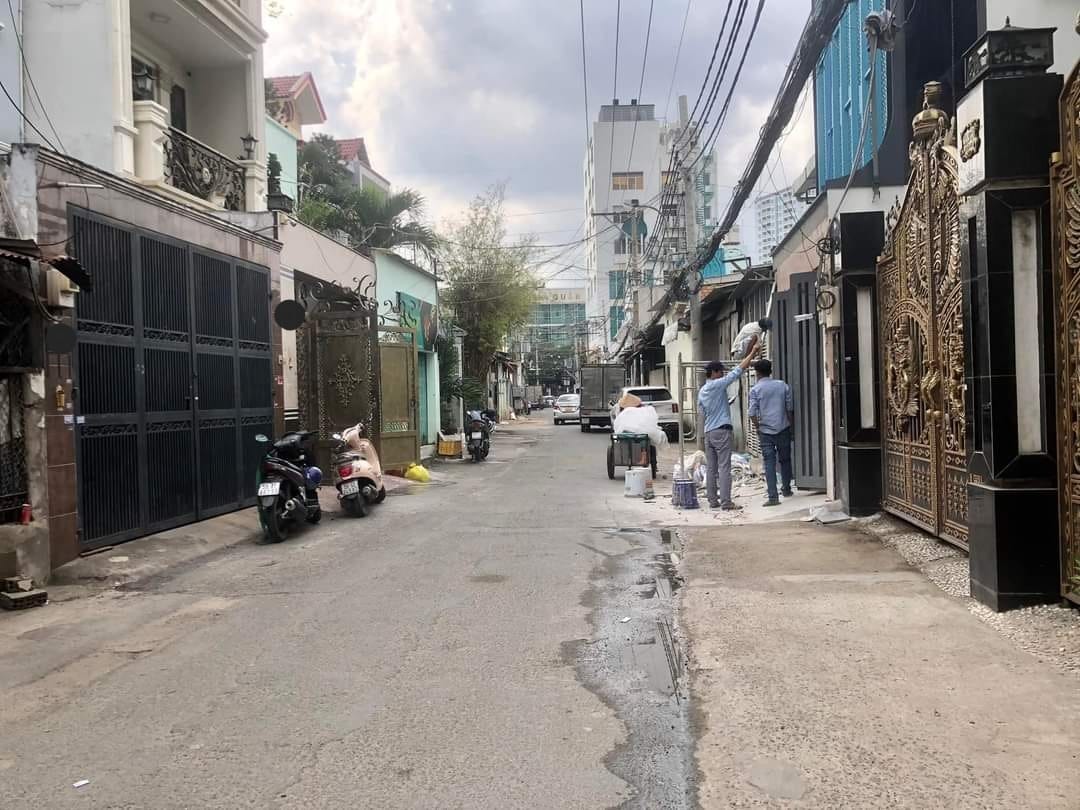 BÁN NHÀ - ÂU CƠ - P.10 - TÂN BÌNH - HẺM 8M - 106M2 - NHÀ CŨ XÁC ĐỊNH MUA ĐẤT